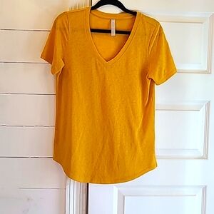 Athleta V neck T shirt